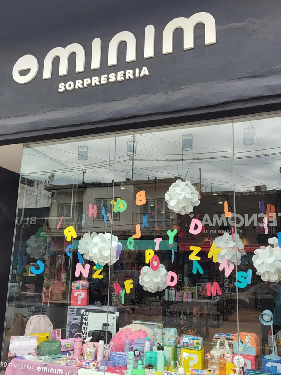 franquicias-ominim-local5